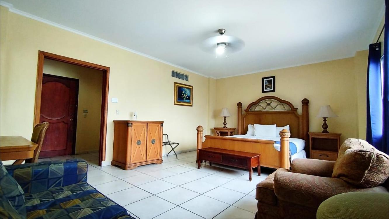 Hotel Carnaval La Ceiba Extérieur photo