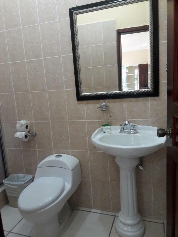 Hotel Carnaval La Ceiba Extérieur photo