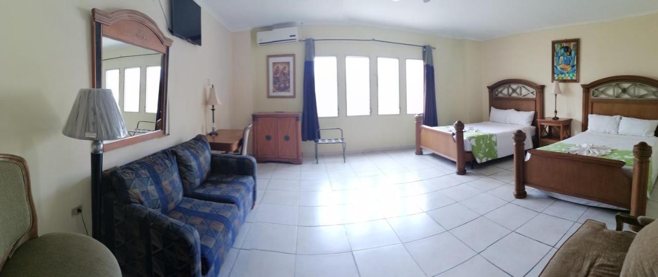 Hotel Carnaval La Ceiba Extérieur photo