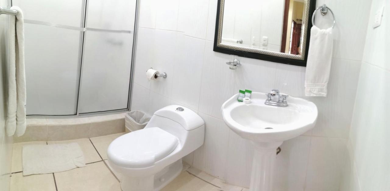 Hotel Carnaval La Ceiba Extérieur photo